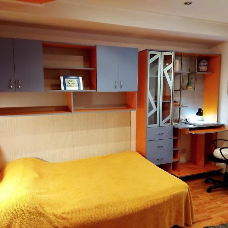 Studio French Embassy, Amzei Historic Center Bukares Bagian luar foto