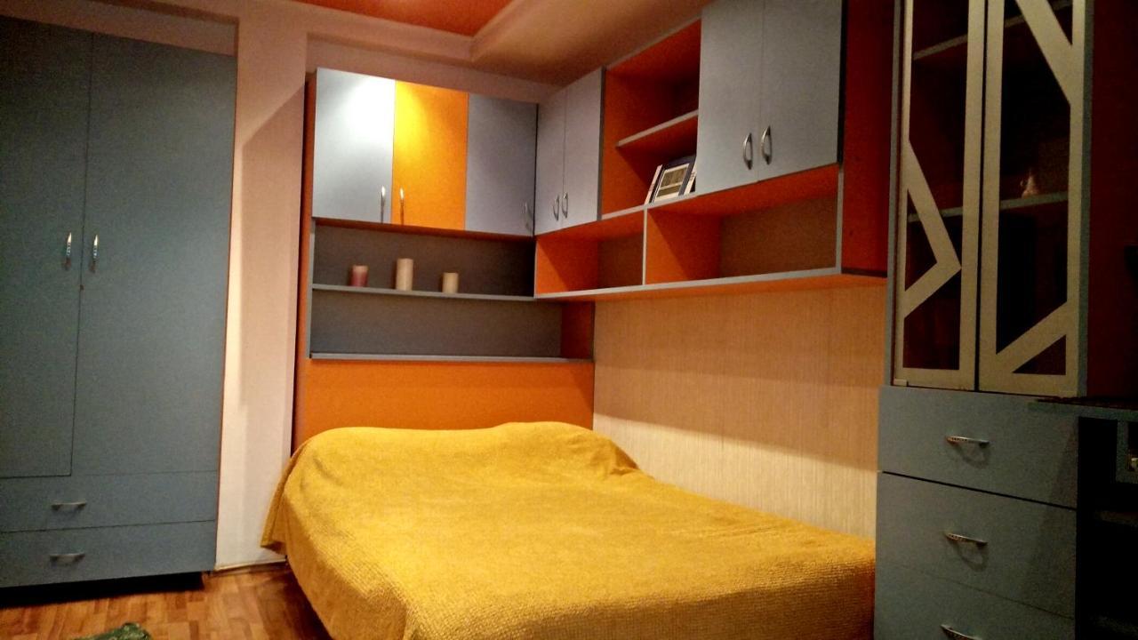 Studio French Embassy, Amzei Historic Center Bukares Bagian luar foto