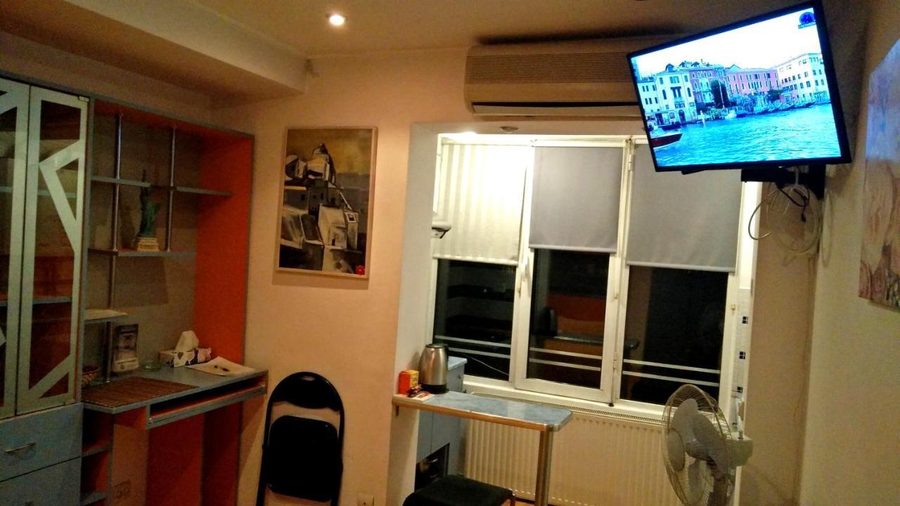 Studio French Embassy, Amzei Historic Center Bukares Bagian luar foto